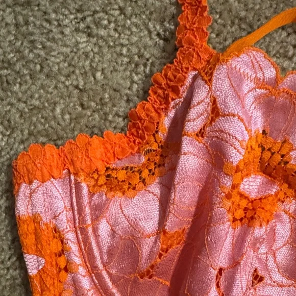 Savage X Fenty Pink and Orange Lace Bra - Picture 4 of 4